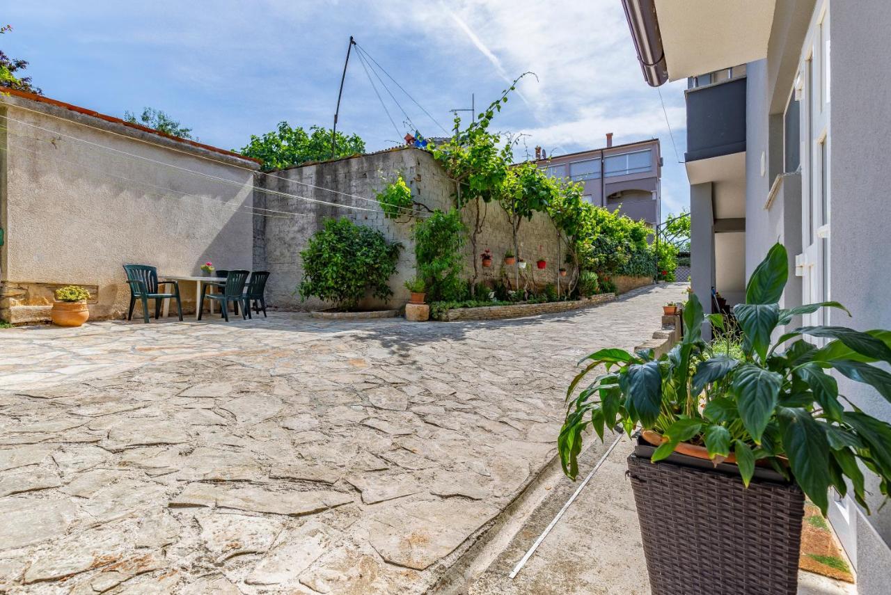 Apartment Lorencin Milka Medulin Exterior photo