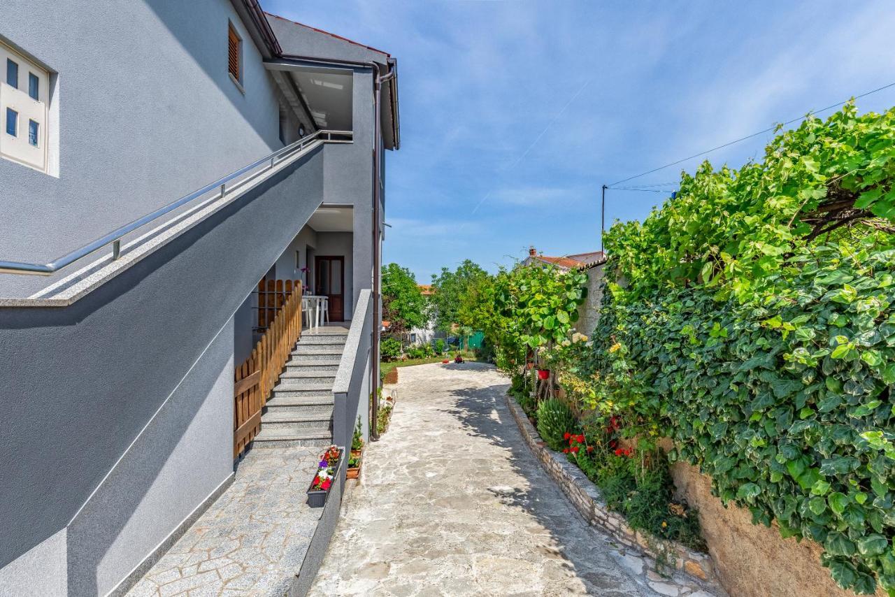 Apartment Lorencin Milka Medulin Exterior photo